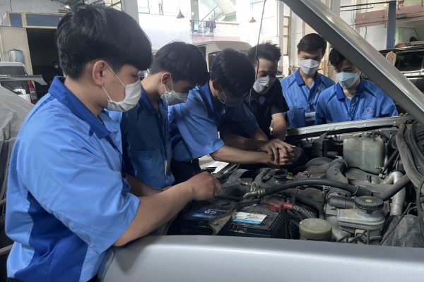 Học công nghệ ô tô ở đâu tại Đà Nẵng ? Chọn trường dựa vào yếu tố nào?