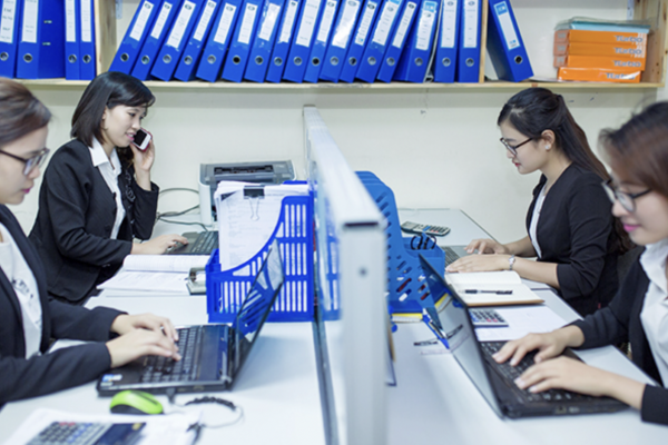 Năm 2023 nên học kế toán công hay kế toán doanh nghiệp?