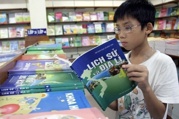 Bộ Giáo dục tiếp tục thẩm định sách giáo khoa theo chương trình mới