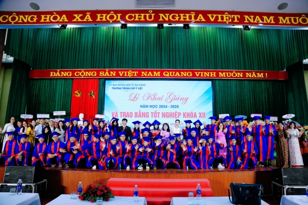 Khởi đầu rực rỡ! Trường Trung cấp Ý Việt tổ chức thành công Lễ Khai giảng năm học mới 2024 và trao bằng tốt nghiệp khóa XII
