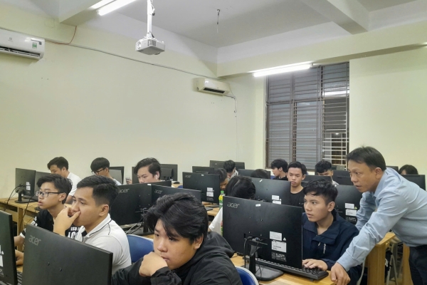 Học ngành công nghệ thông tin có cần tốt tiếng Anh không?