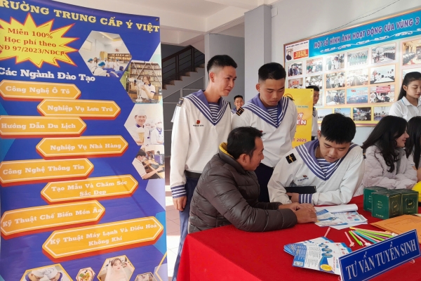Trường Trung cấp Ý Việt tham gia tư vấn học nghề cho Quân nhân xuất ngũ tại Vùng 3 Hải quân
