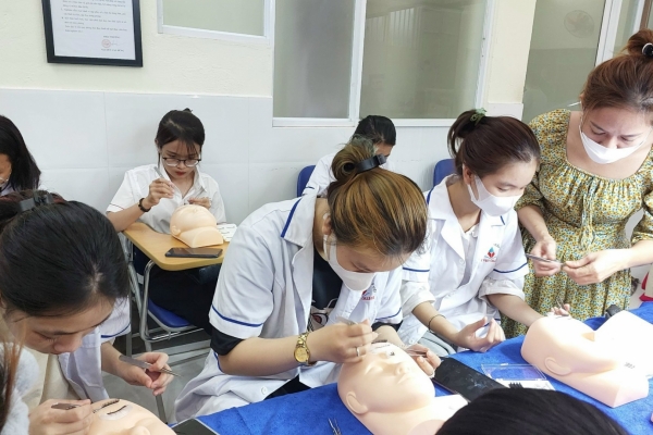 Học tạo mẫu và chăm sóc sắc đẹp cần những yếu tố gì?