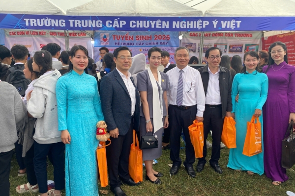 Trường Trung cấp Ý Việt tham gia ngày hội tư vấn tuyển sinh Giáo dục Nghề nghiệp tại Huyện Hoà Vang