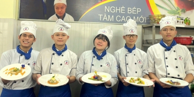 Sinh viên Ý Việt học nấu ăn chuyên nghiệp với món Sườn hầm sốt BBQ chuẩn nhà hàng!
