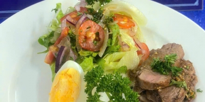 Salad Ức Vịt – Món Ăn Thanh Nhẹ Từ Lớp Học Nấu Ăn Chuyên Nghiệp Của Sinh Viên Ý Việt