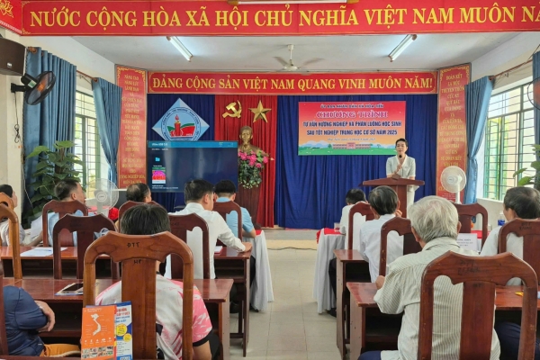 Trường Trung cấp Ý Việt tham gia hoạt động gặp mặt, đối thoại và tư vấn hướng nghiệp sau THCS năm 2025