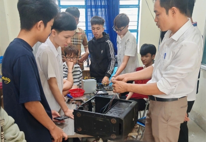 Học nghề công nghệ thông tin với 70% thực hành tại Trường Trung Cấp Ý Việt