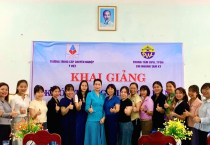 Ý Việt khai giảng khóa học Trang điểm cơ bản miễn phí tại Tam Kỳ Ý Việt khai giảng khóa học Trang điểm cơ bản miễn phí tại Tam Kỳ