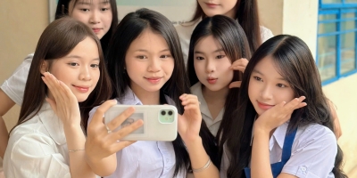 Học nghề trang điểm công sở tại Trường Trung cấp Ý Việt: Tinh tế từ những buổi thực hành