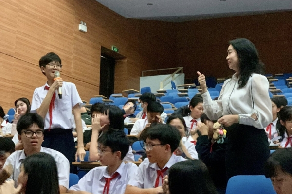 Học trung cấp sau THCS: Ý Việt gặp gỡ và định hướng nghề nghiệp tại THCS Nguyễn Khuyến