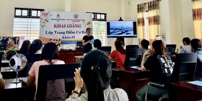 Ý Việt khai giảng khóa học Trang điểm sơ cấp được Nhà nước hỗ trợ 100% học phí tại Điện Bàn