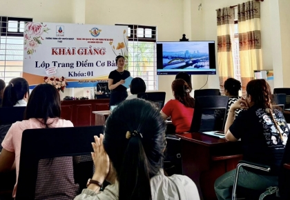 Ý Việt khai giảng khóa học Trang điểm sơ cấp được Nhà nước hỗ trợ 100% học phí tại Điện Bàn