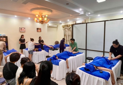 Thi tốt nghiệp lớp Chăm sóc da trị liệu (Spa) và Body khoá 01 tại Đà Nẵng Thi tốt nghiệp lớp Chăm sóc da trị liệu (Spa) và Body khoá 01 tại Đà Nẵng