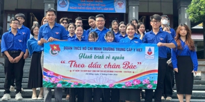 Hành trình về nguồn “Theo dấu chân Bác” đầy ý nghĩa của học sinh Ý Việt Hành trình về nguồn “Theo dấu chân Bác” đầy ý nghĩa của học sinh Ý Việt