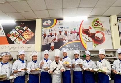 Học Nghề Đầu Bếp Sau Lớp 9 – Lựa Chọn Thực Tế Cho Tương Lai Vững Chắc