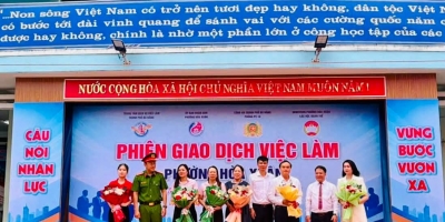 Ý Việt đồng hành cùng học sinh tại Ngày hội Tư vấn nghề nghiệp và Giới thiệu việc làm