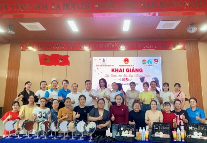 LỚP HỌC TRANG ĐIỂM MIỄN PHÍ TẠI ĐIỆN BÀN TÂY CHÍNH THỨC KHAI GIẢNG LỚP HỌC TRANG ĐIỂM MIỄN PHÍ TẠI ĐIỆN BÀN TÂY CHÍNH THỨC KHAI GIẢNG