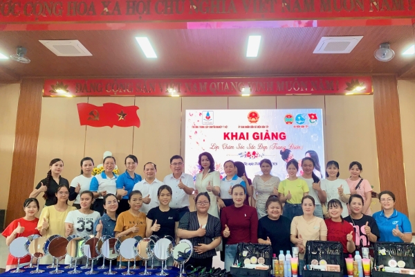 LỚP HỌC TRANG ĐIỂM MIỄN PHÍ TẠI ĐIỆN BÀN TÂY CHÍNH THỨC KHAI GIẢNG