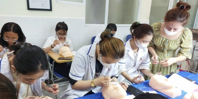 Học chăm sóc sắc đẹp ra làm gì? Có tương lai không ? 