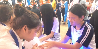 Học làm móng, bạn cần khéo tay không?