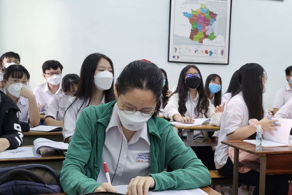 Học trung cấp có phải thi không?
