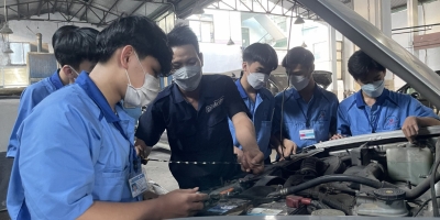 Nên học công nghệ ô tô trung cấp hay cao đẳng 