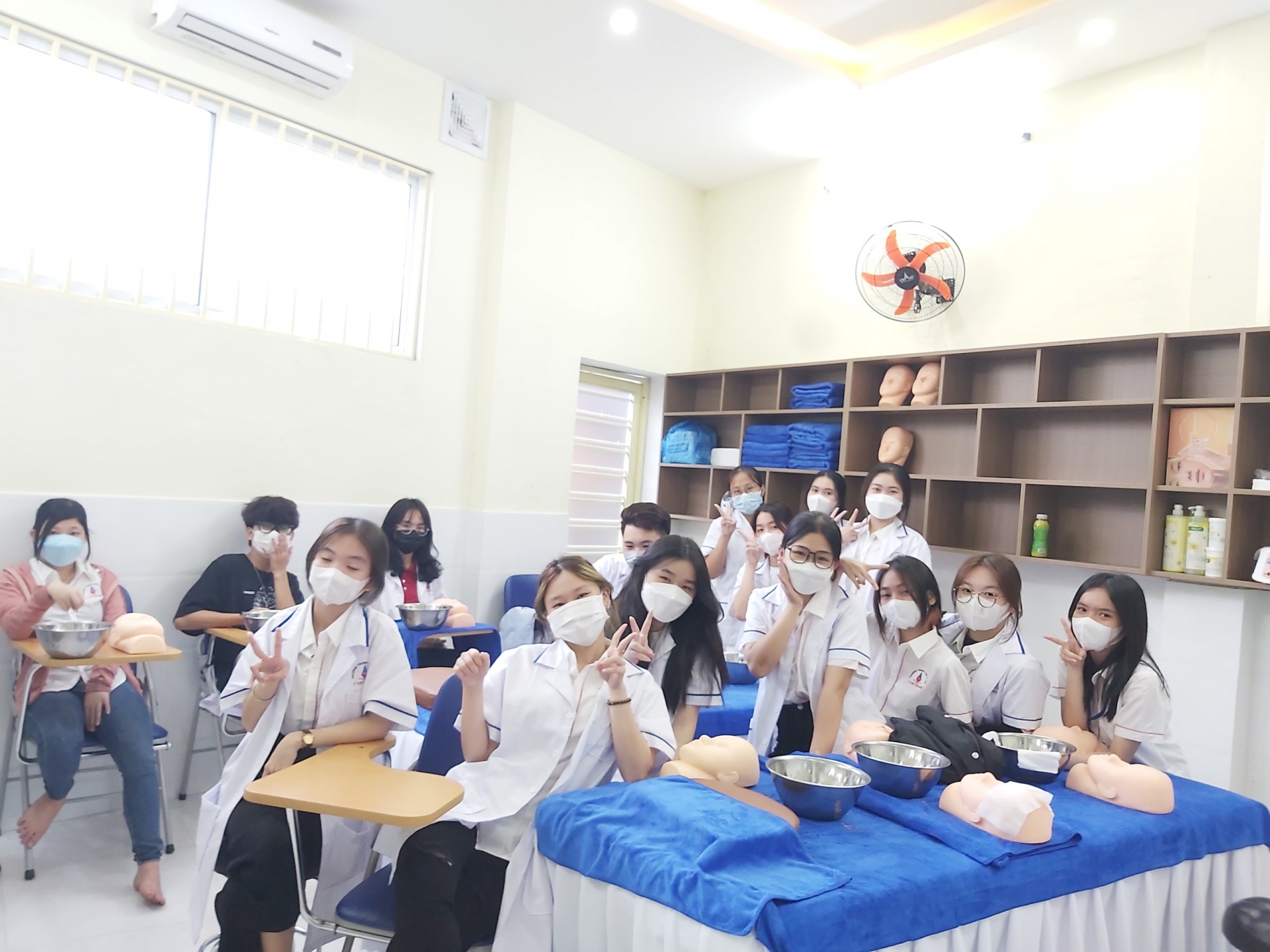 Ngành Chăm sóc sắc đẹp